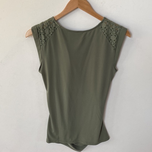 New York & Company Olive green sleeveless Top, Size S, NWT - Picture 4 of 7